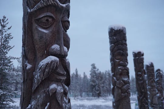 Aldeia de Saami e passeio de husky com passeio guiado particular saindo de Murmansk