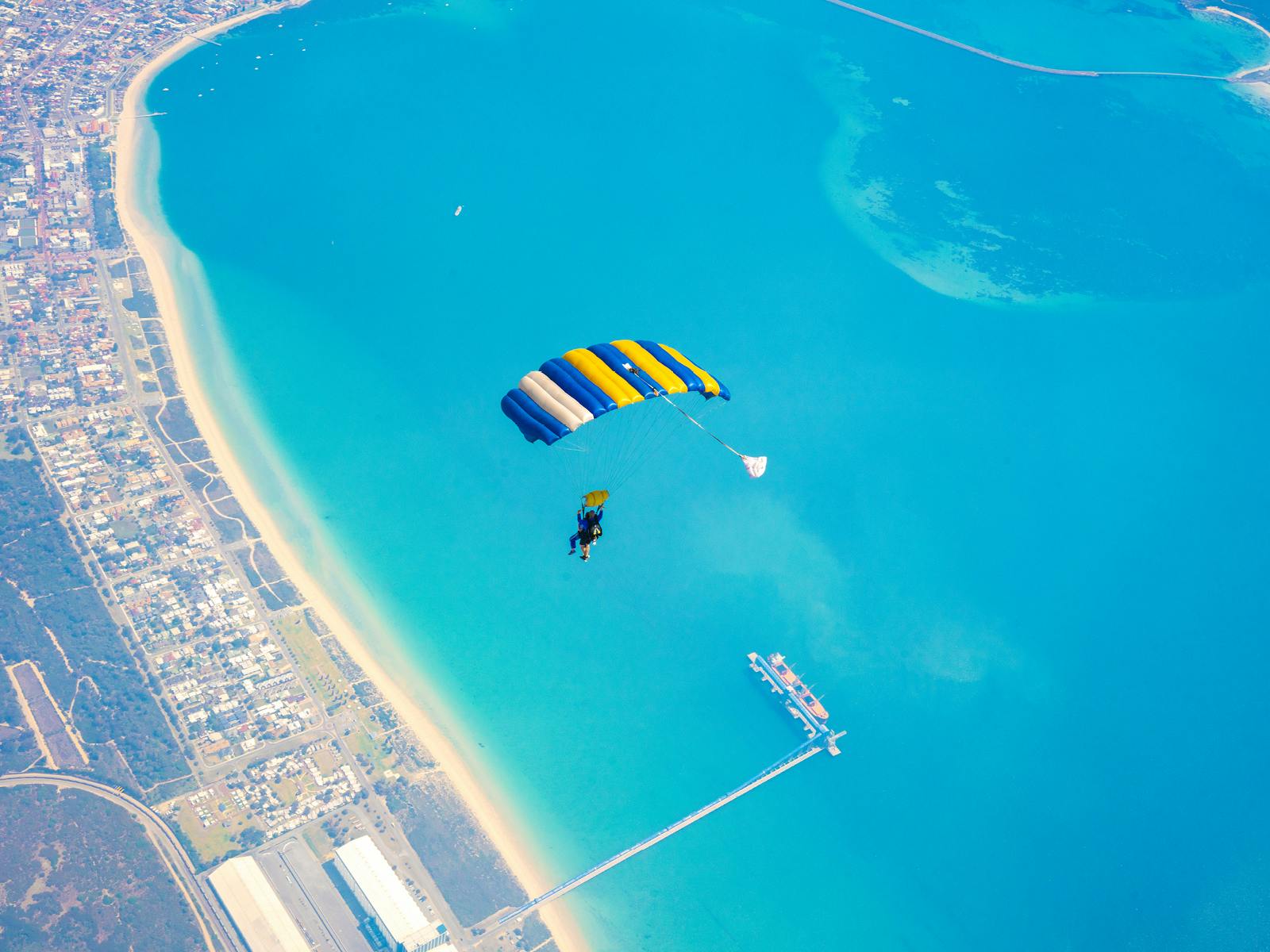15,000ft skydiving experience over Rockingham, Perth Musement