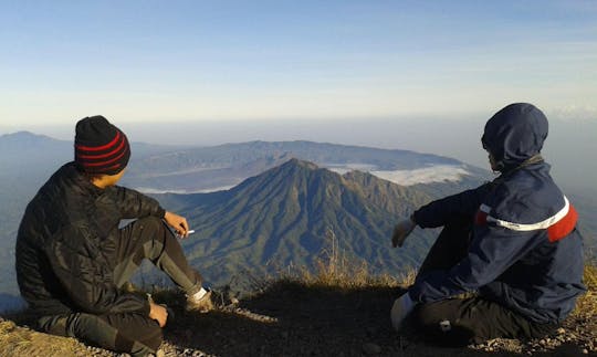 Tour di trekking all'alba sul Monte Agung