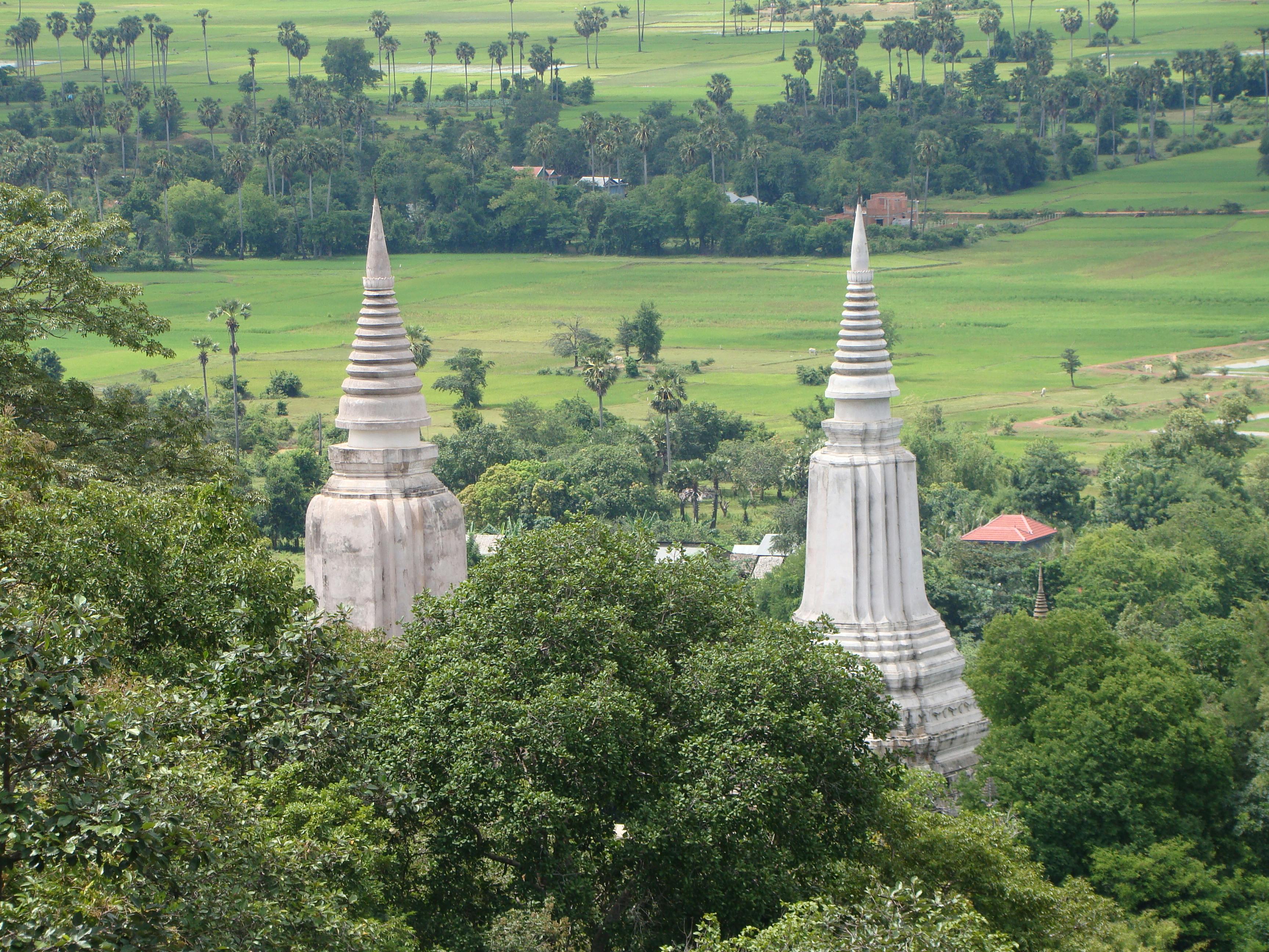 Excursão privada de dia inteiro para a antiga capital Oudong saindo de Phnom Penh