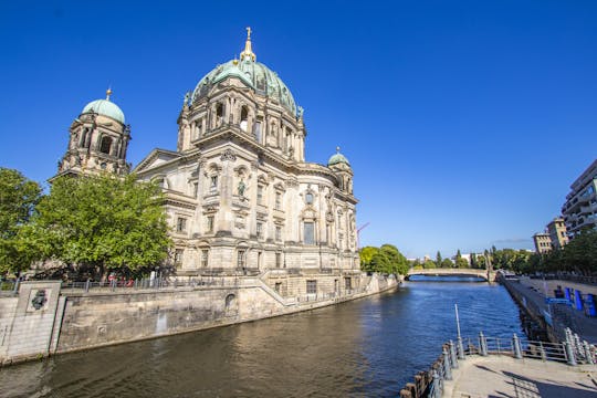 Discover Berlin on a guided tour with a local