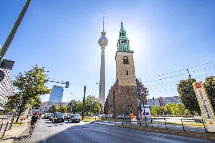 Berlin Instagram photo experience with a private local