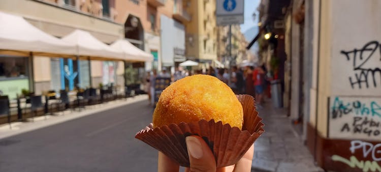 Palermo traditional food tour