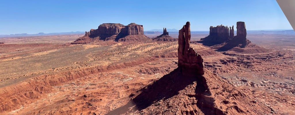 Tour panorâmico de avião combinado com Monument Valley e Canyonlands National Park