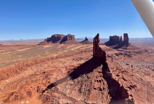 Tour panoramico combinato in aereo della Monument Valley e del Parco nazionale di Canyonlands