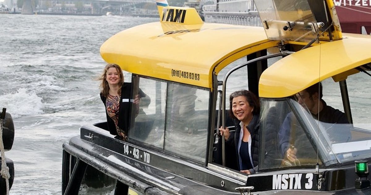 Privé rondleiding langs de highlights van Rotterdam en een rit met de watertaxi