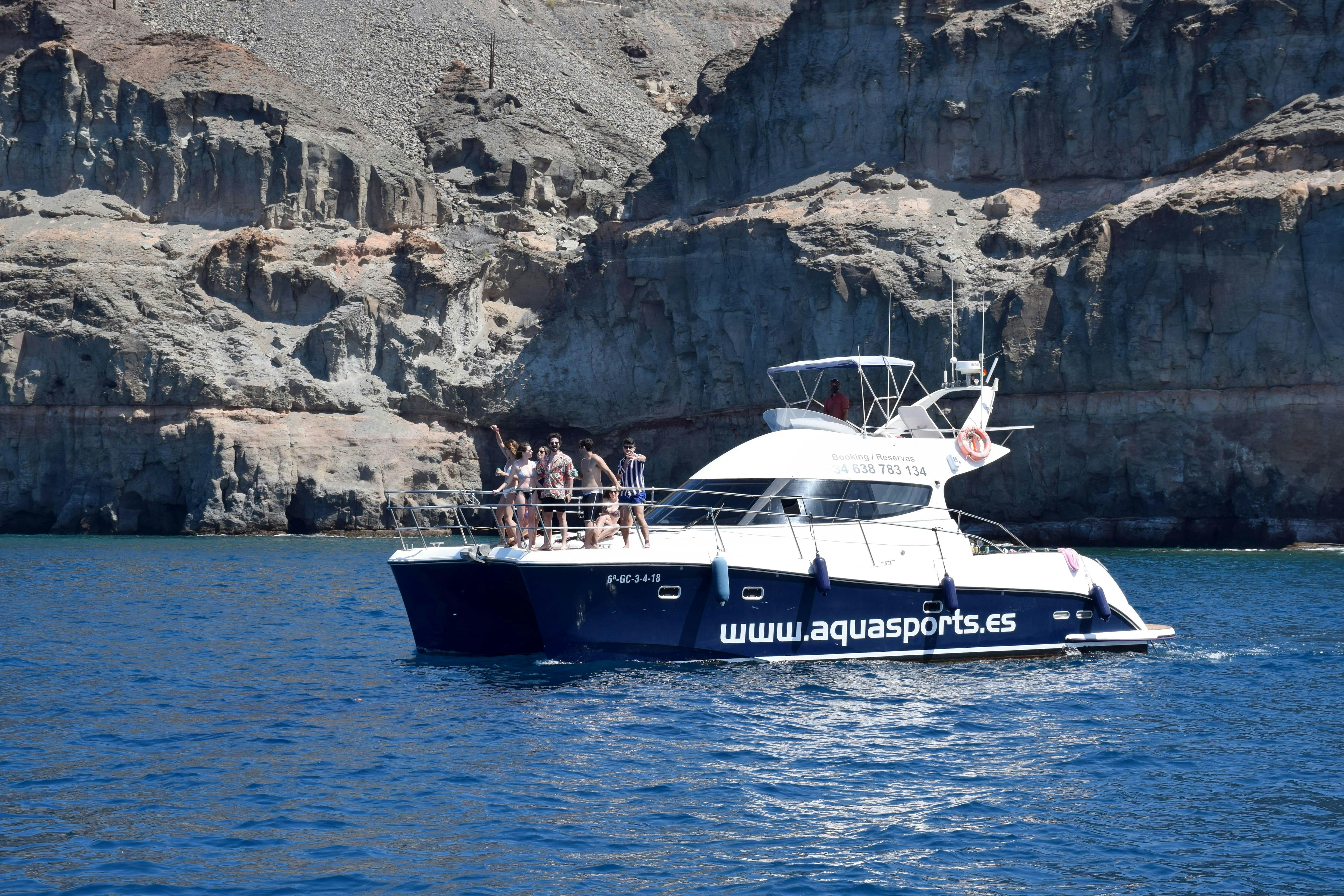 Damiluvi Catamaran Private Charter