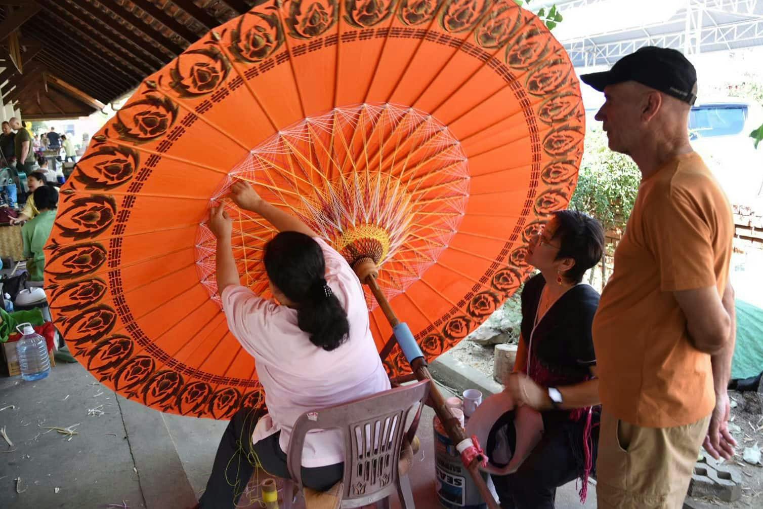 Tour privato dell'artigianato di Sankampaeng e Bo Sang