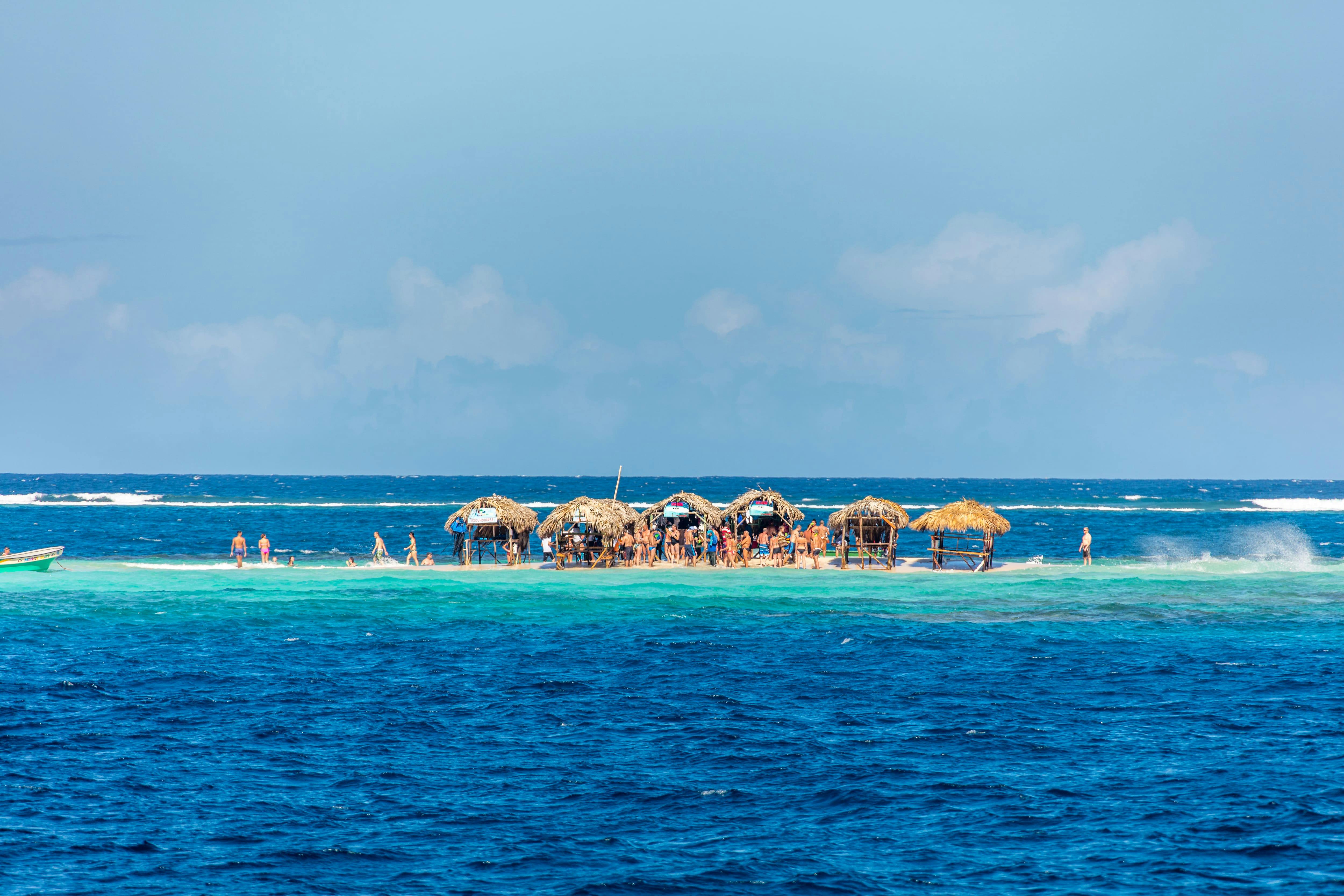 Paradise Island Private Catamaran Tour