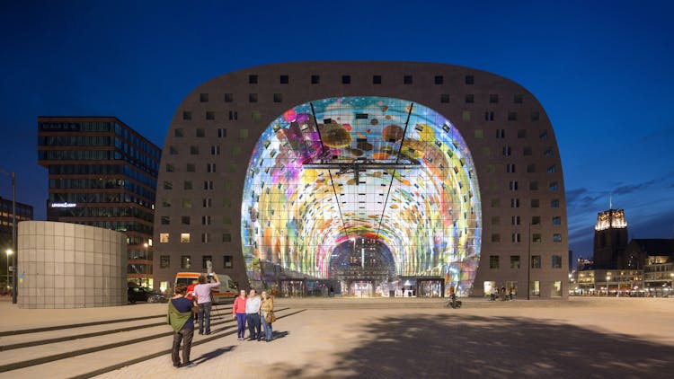 Private Markthal tour and Het Witte Huis rooftop visit