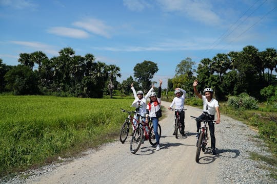 Excursão de bicicleta privada de meio dia no campo