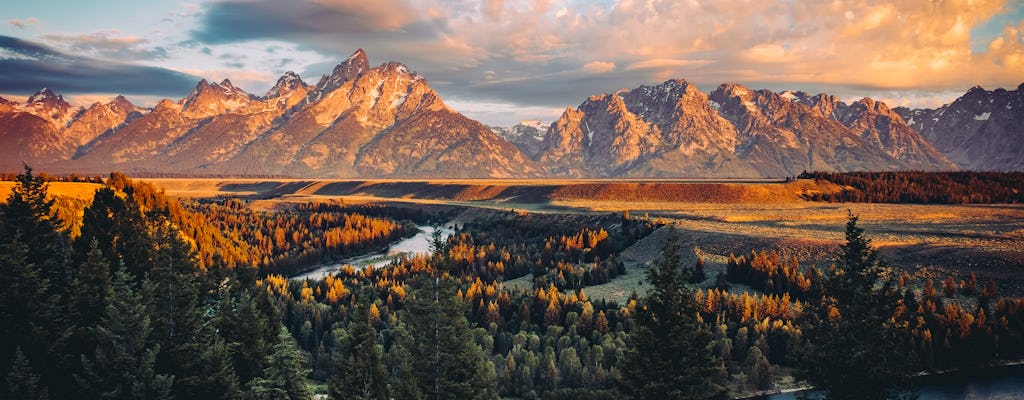 Summer and fall wildlife sunrise safari from Jackson Hole