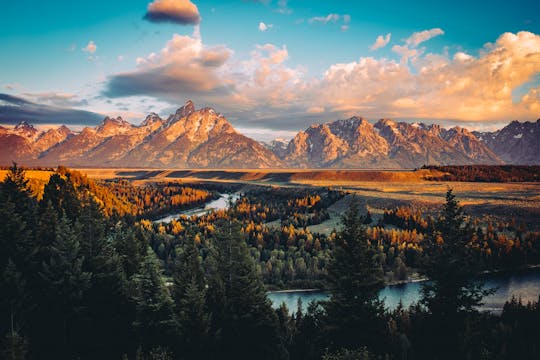 Summer and fall wildlife sunrise safari from Jackson Hole