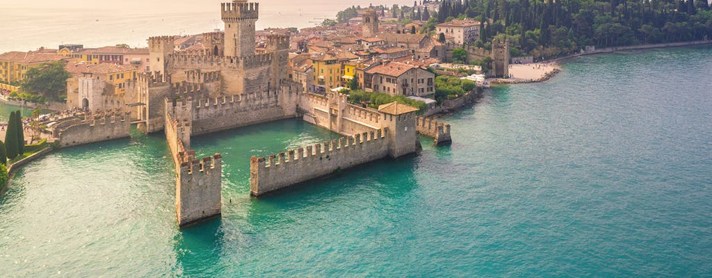 Por la tarde paseo en lancha motora por el lago de Garda.