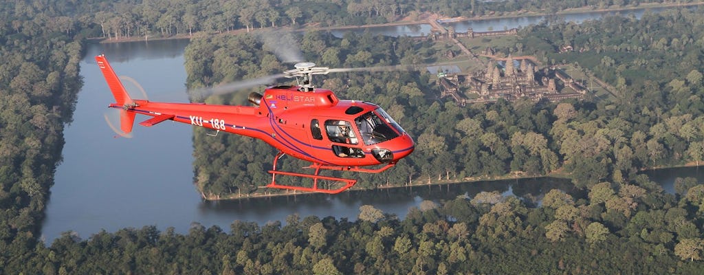 Experiencia en helicóptero de 30 minutos sobre el Patrimonio Mundial de Angkor y el pueblo flotante