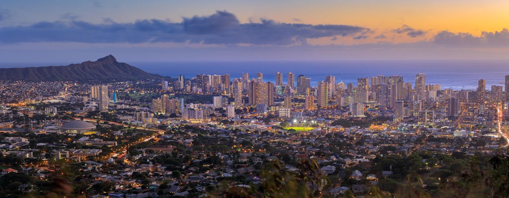 Prywatne nocne niebo w Honolulu i malowanie światłem