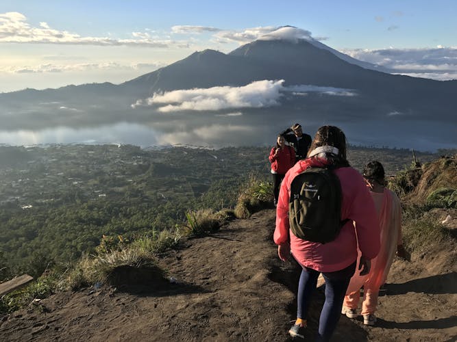Mount Batur volcano sunrise hike with breakfast at the summit