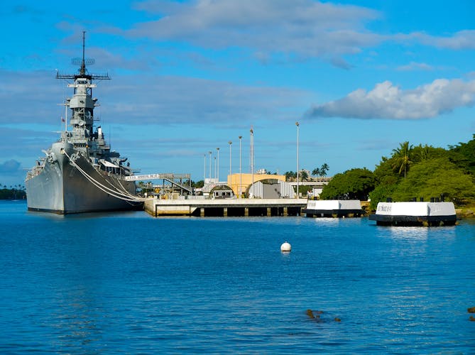 Oahu's USS Missouri, Arizona and Punchbowl tour