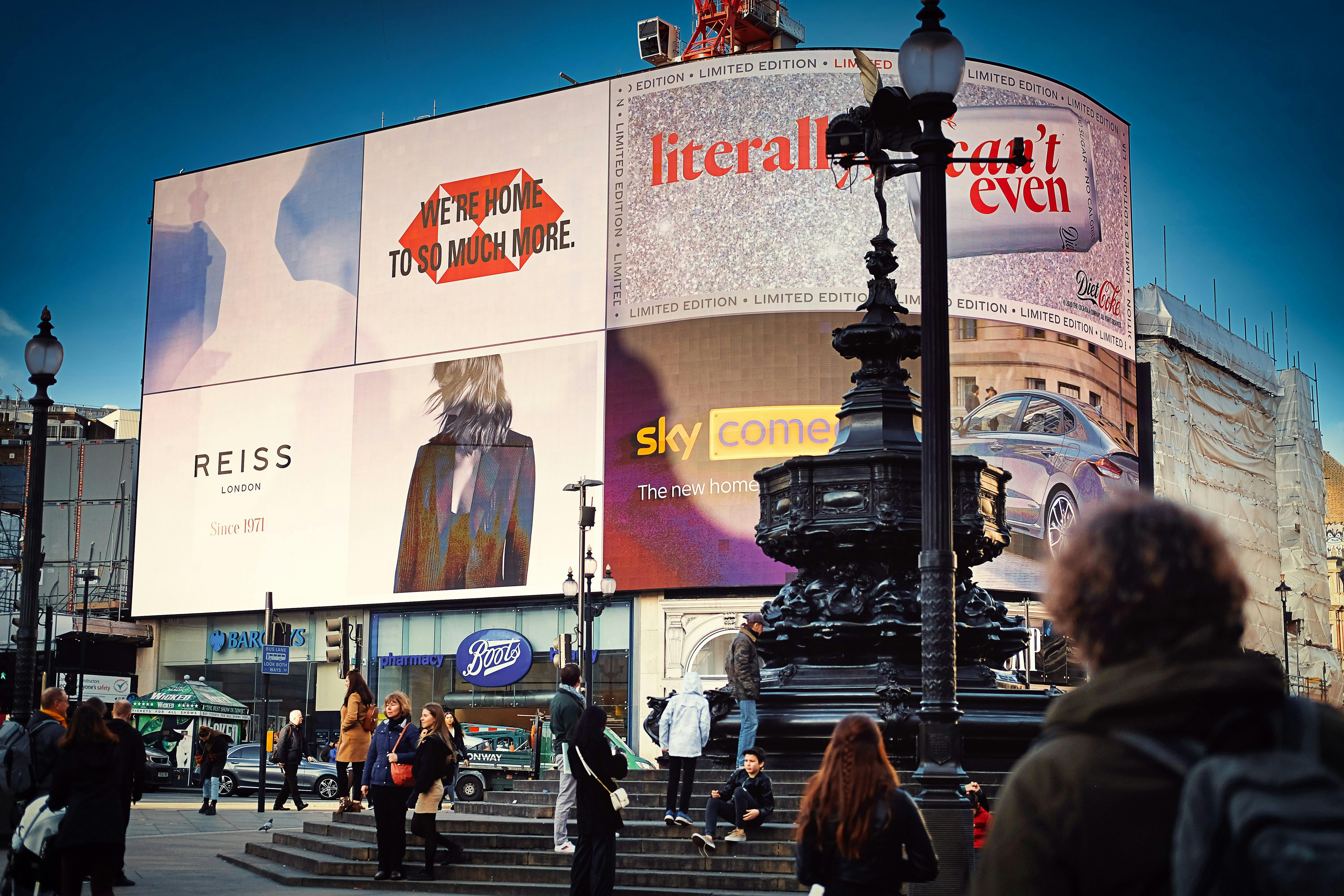 London's Piccadilly Circus at dusk.jpg