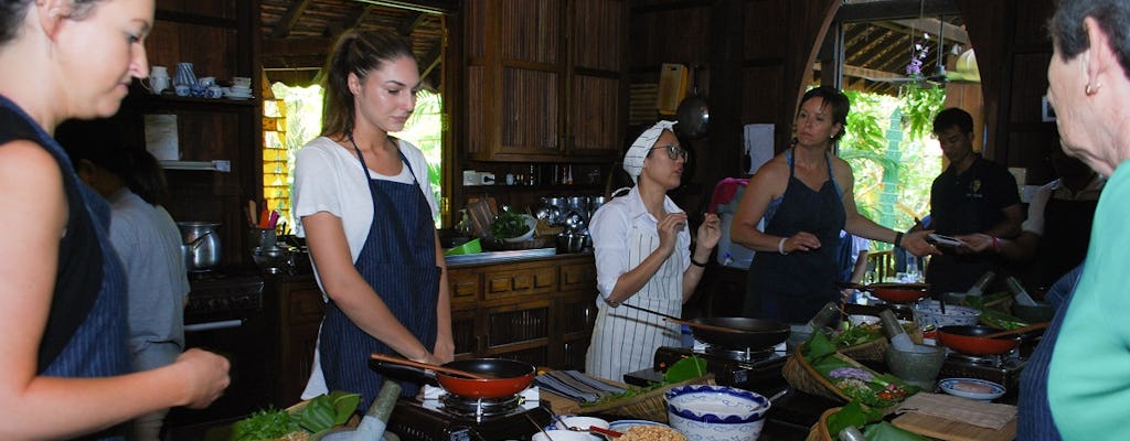 Partecipa a un'esperienza di mezza giornata con lezione di cucina cambogiana