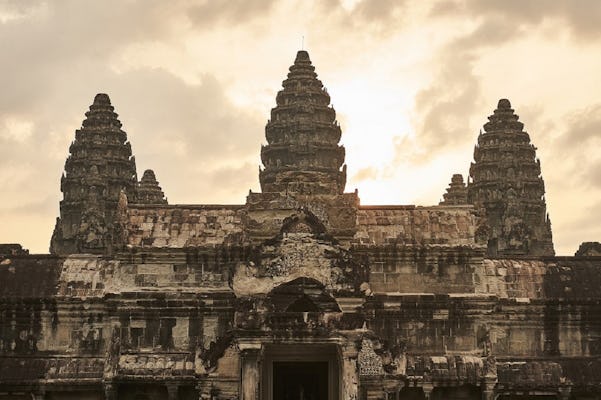 Punti salienti di Angkor e tour privato di un'intera giornata all'alba in tuk tuk