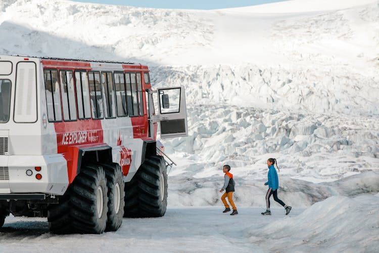 Columbia Icefield full-day adventure tour from Banff