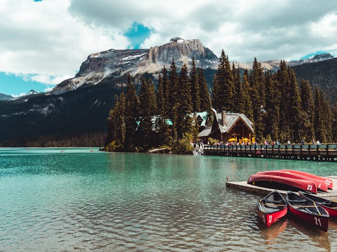 Lake Louise, Yoho National Park and Moraine Lake tour from Banff
