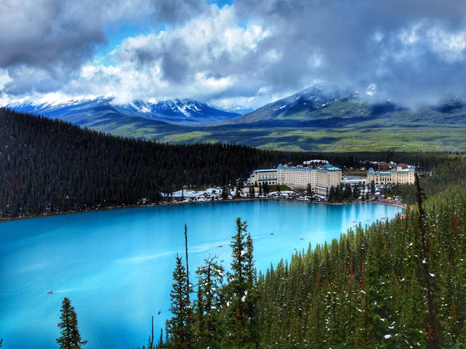 Lake Louise, Yoho National Park and Moraine Lake tour from Banff