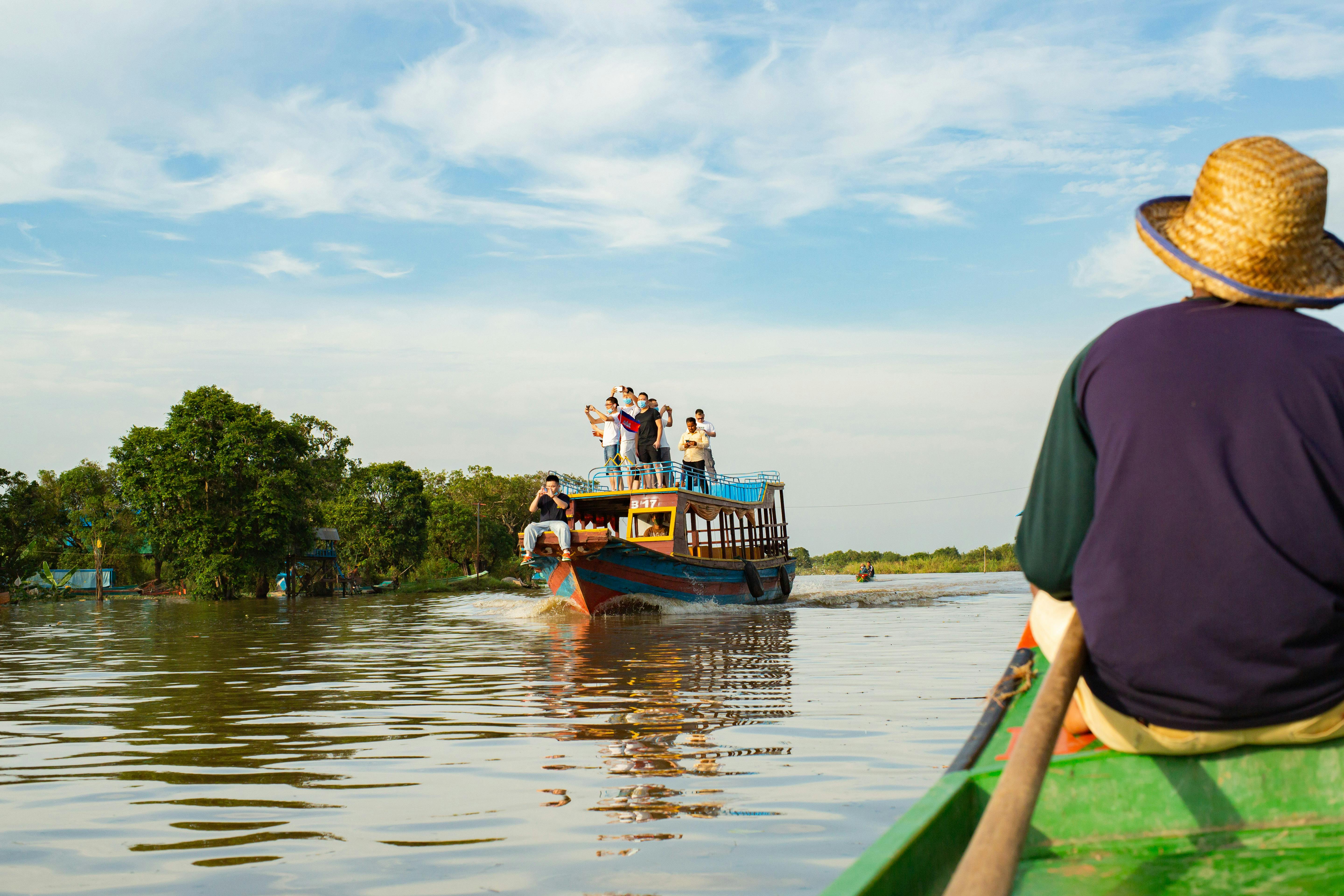 Tonle Sap Lake and Chong Kneas village private tour