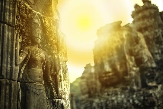 Tour privato al tramonto del complesso dei templi di Angkor in auto