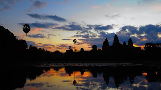 Tour privato dei templi di Angkor dall'alba al tramonto in auto