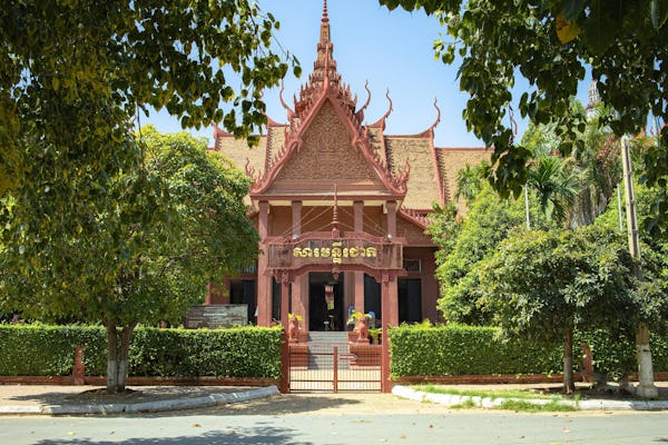 Esencia de Phnom Penh tour privado de día completo