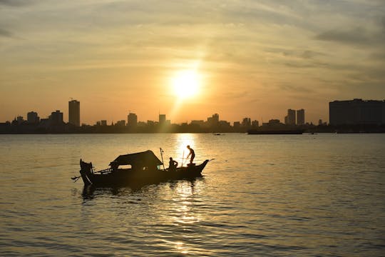 Crociera sul fiume al tramonto di Phnom Penh - tour privato