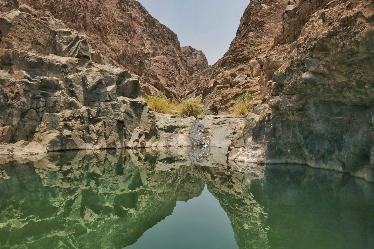 Desert drive with Wadi Shawaka pools tour