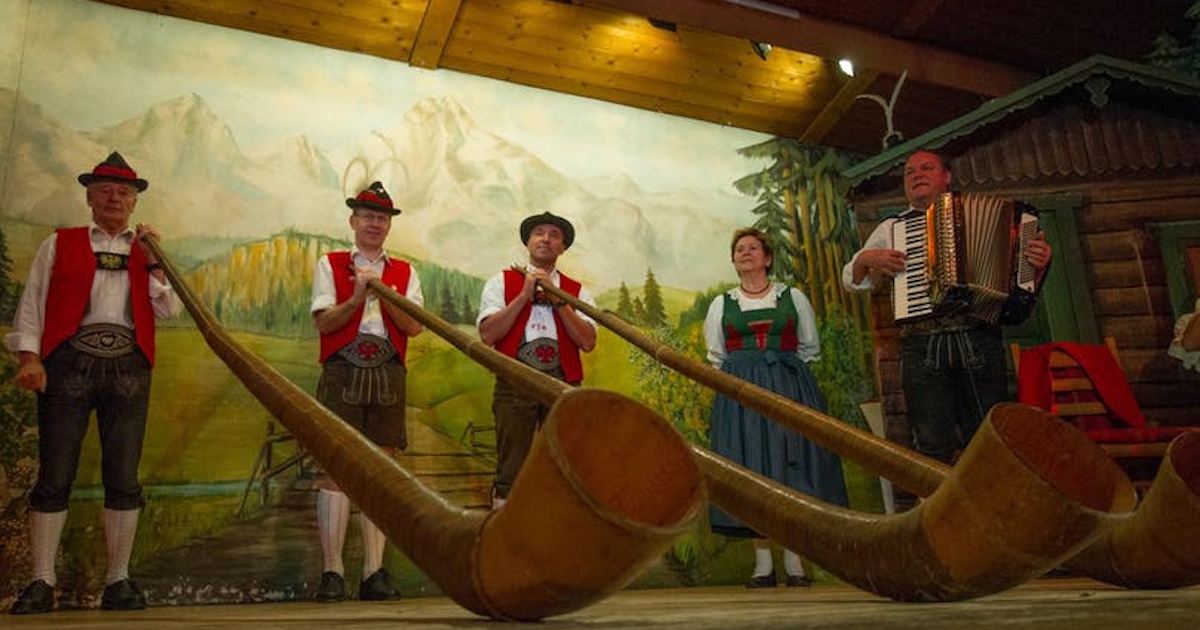 Tyrolean folk show with the Gundolf Family Tickets and Tours