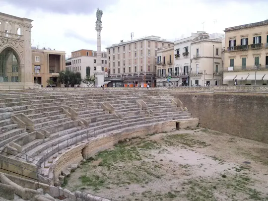 Lecce à noite de Salento – Costa do Adriático