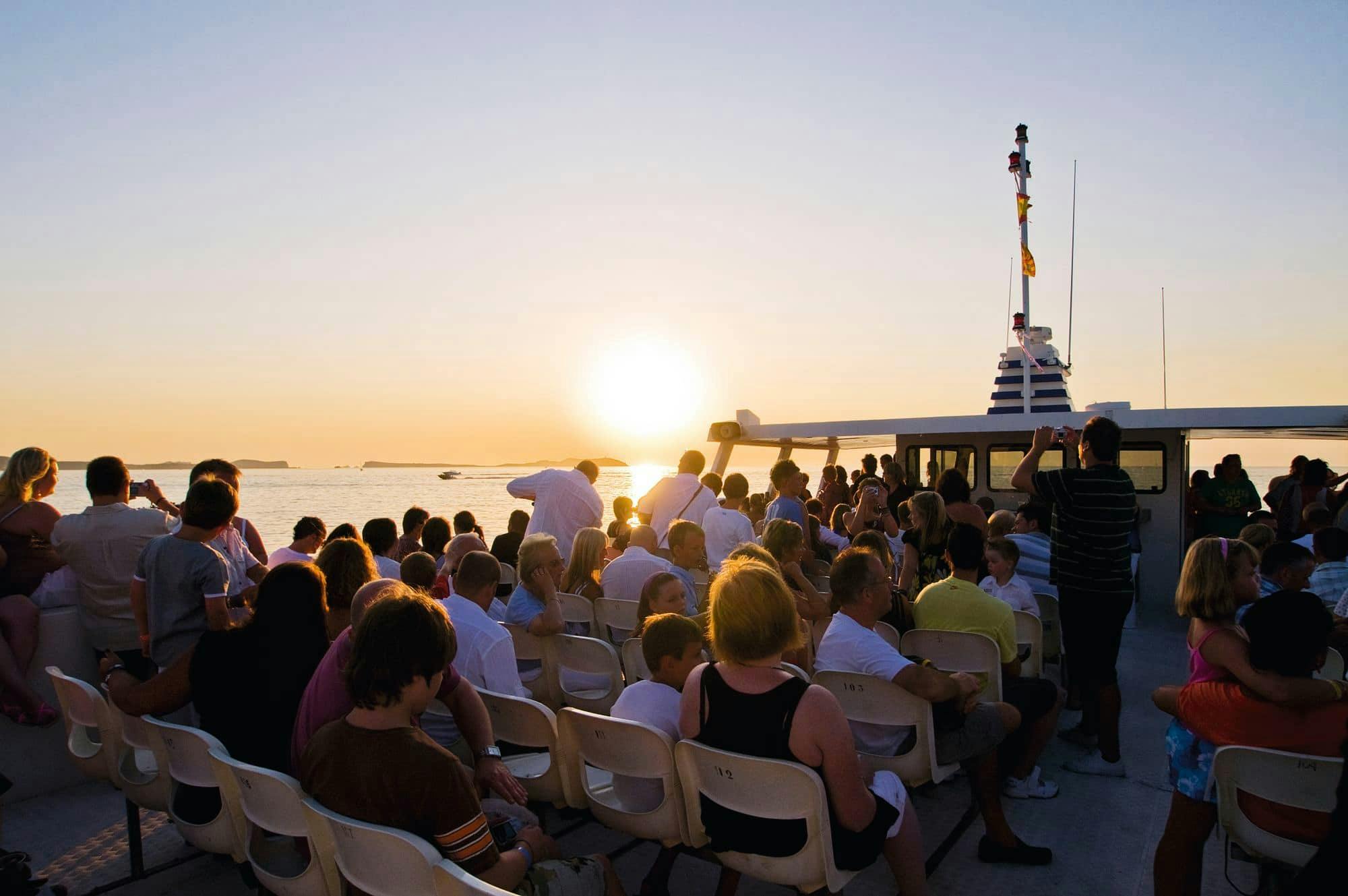 Wycieczka katamaranem o zachodzie słońca na Formenterę