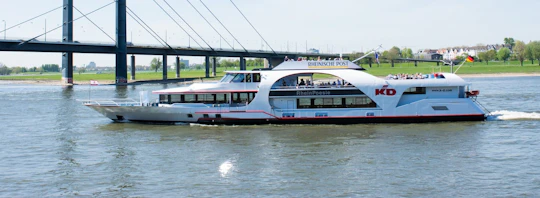 Panorama river boat cruise in Düsseldorf