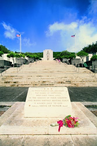 Pearl Harbor and Honolulu city highlights tour