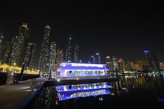 Cruzeiro com jantar de catamarã na marina de Dubai
