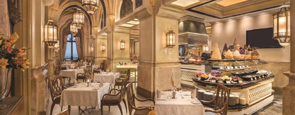 Privérondleiding en diner in Abu Dhabi in het Emirates Palace