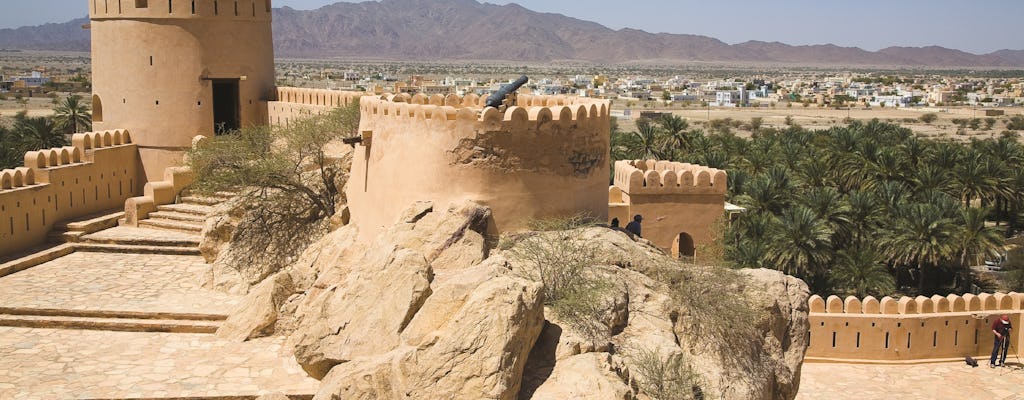 Tour al nord e fortezza di Nakhl da Mascate