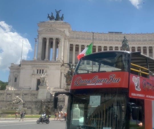 Tour di Roma in Open Bus con colazione e regali per bambini