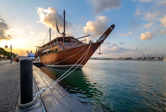 Rejs wzdłuż Dubai Creek tradycyjnym statkiem dau z kolacją