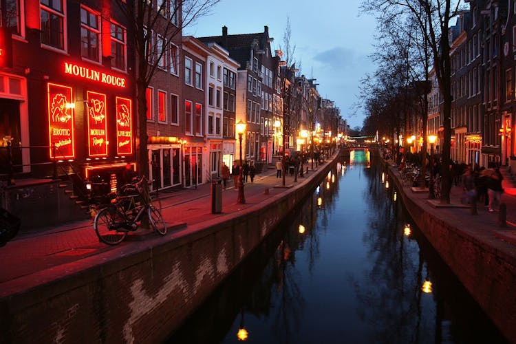 Amsterdam Red Light District walking audio tour by mobile app