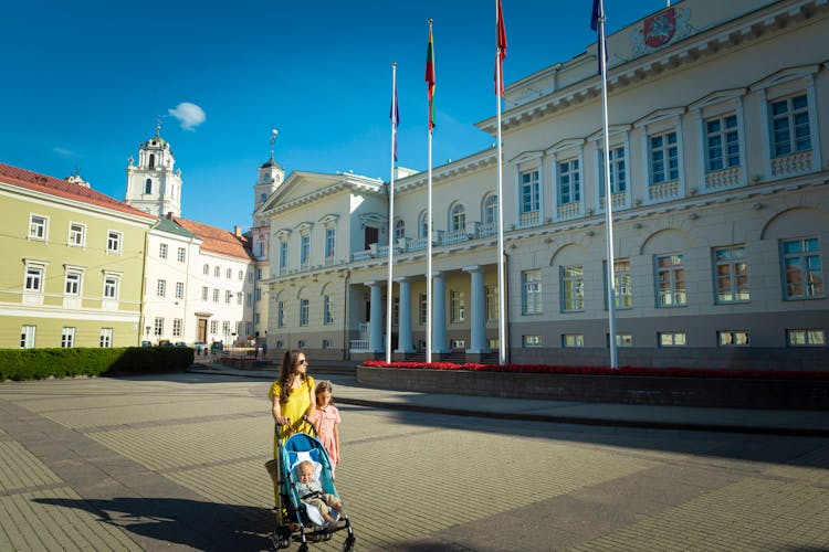 Royal Vilnius Photoshoot Tour