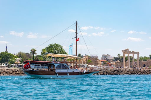 Side Private Boat Cruise