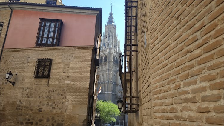 Discover Toledo, World Heritage Site, at your own pace