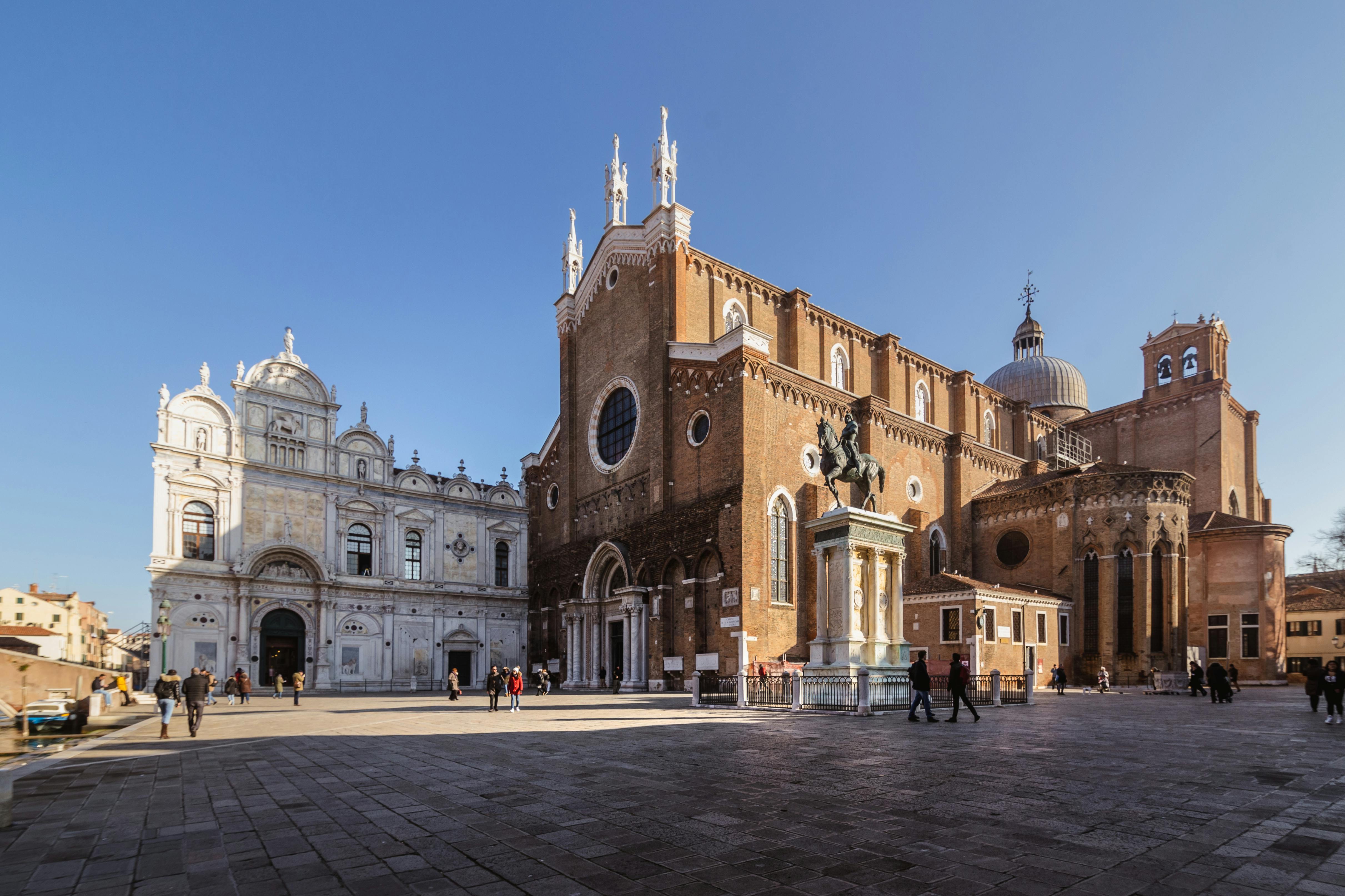 Carnaval de Venecia: espectáculo teatral caminando con el «Codega»