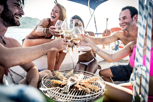 BBQ pontoon boat hire
